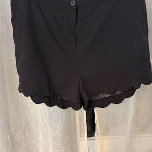 Black Women's Scalloped Hem Shorts